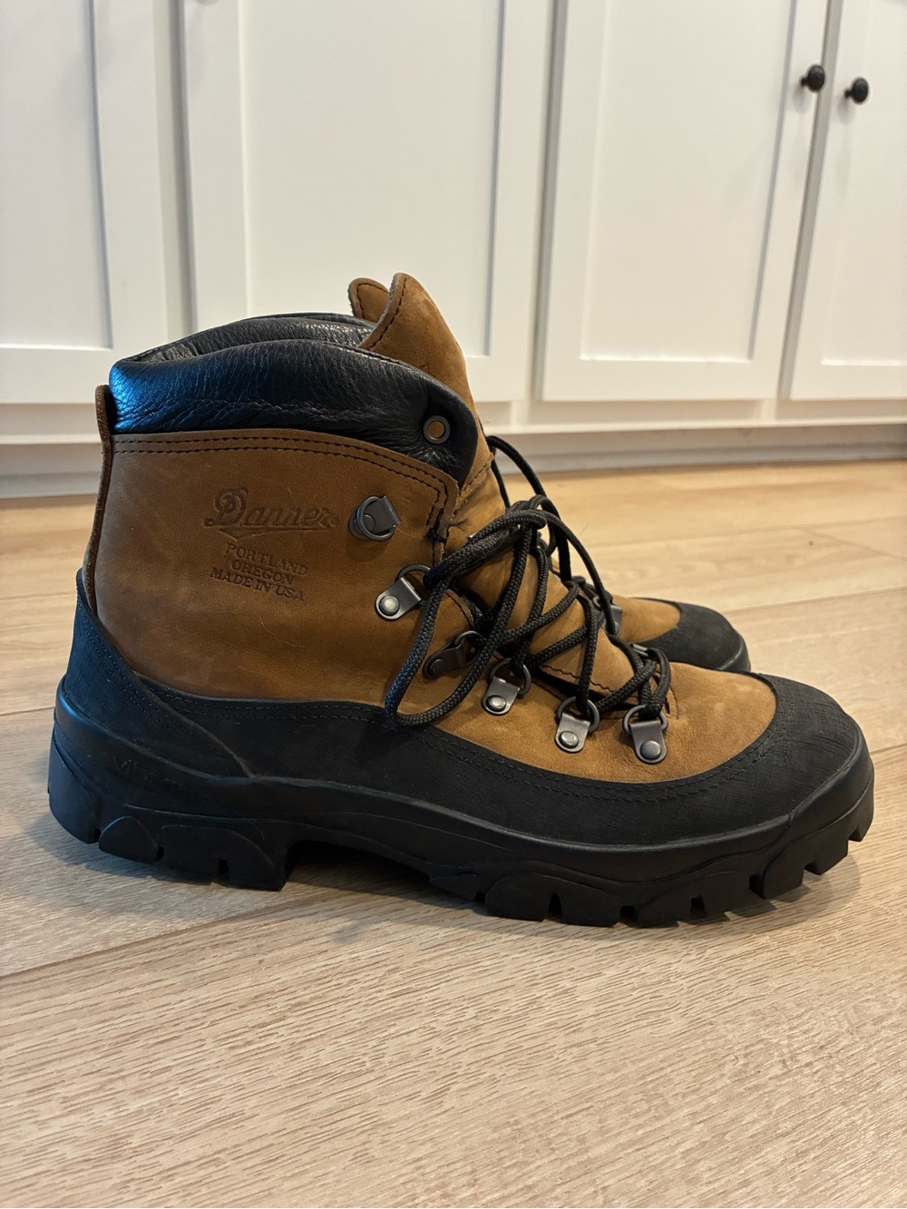 Danner Men’s Combat Hiker Boot Brown Black Made in USA Size 9 W